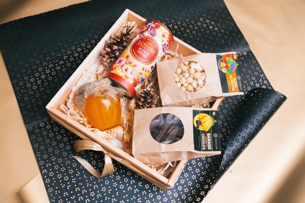 Подарочный набор с медом и орехами