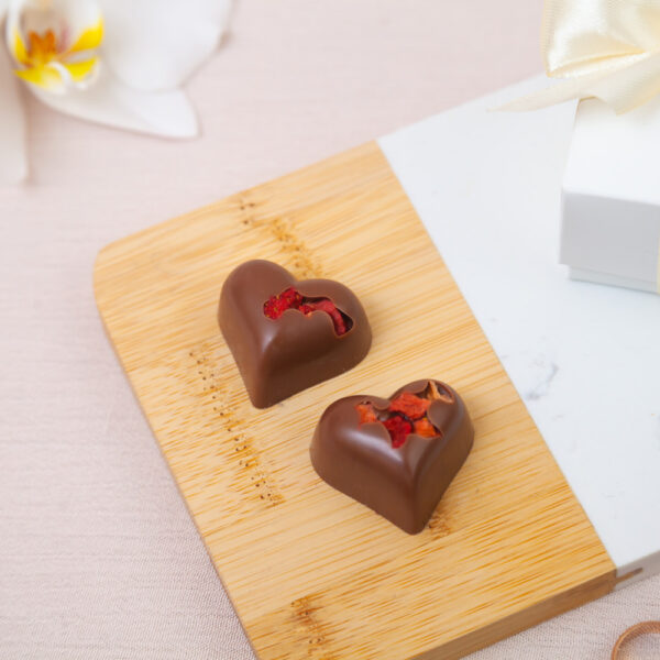 Бонбоньерки с шоколадными сердцами